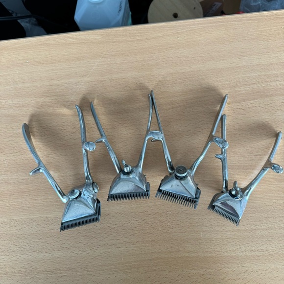 Antique Hand Hair Clippers - Picture 1 of 6